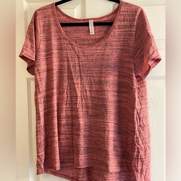 LuLaRoe Classic T - Picture 1 of 3